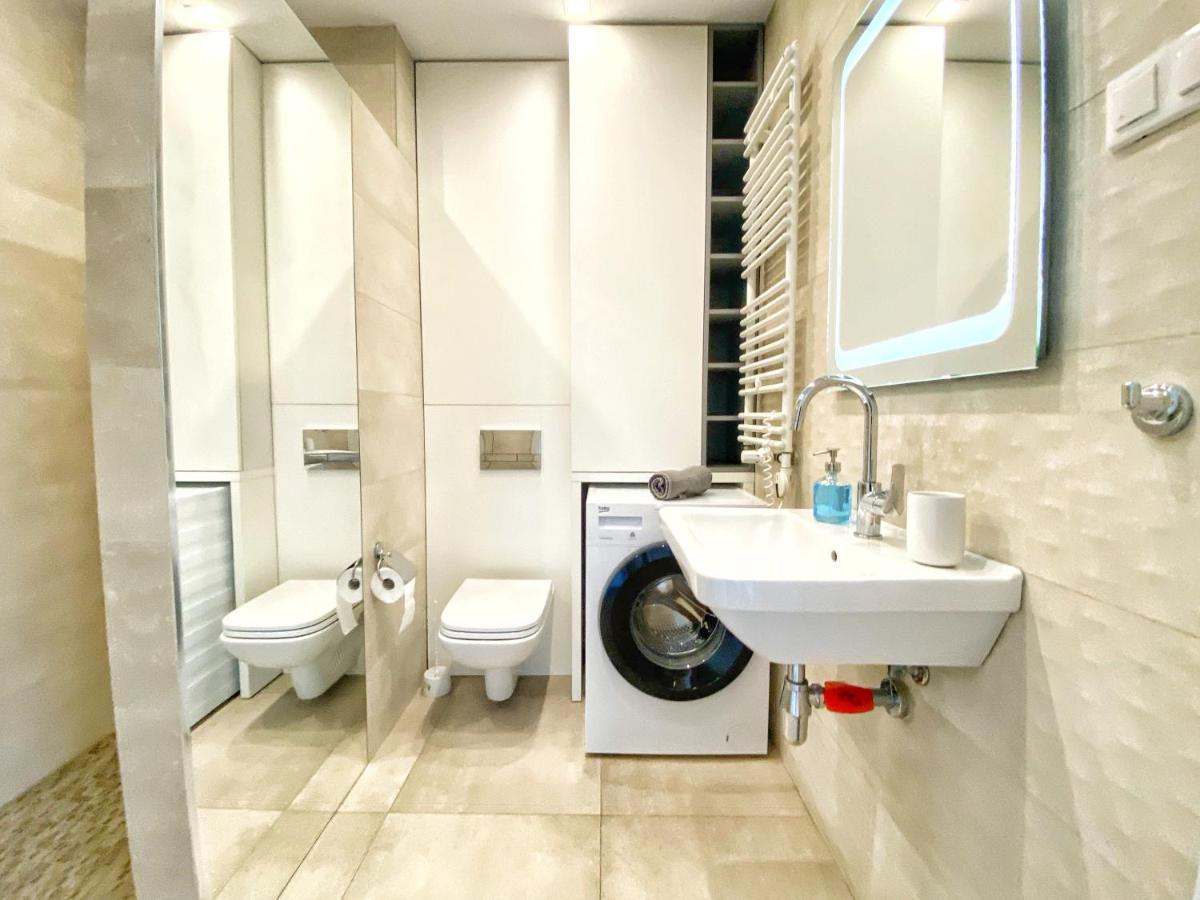 BP III Premium Apartment Torun Bagian luar foto